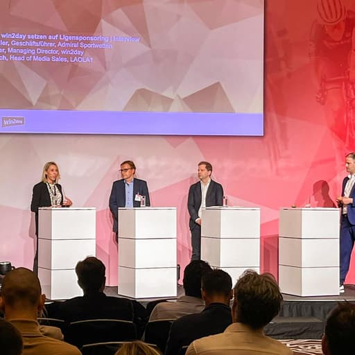 Am Podium "Sport & Marke" Kongress